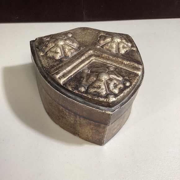 Crested Medieval Silvertone Cardboard Renaissance Cosplay Snuff Trinket Box - Picture 2 of 7